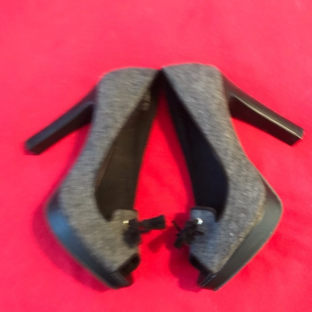 Gray Black Tweed Tassel Peeptoe High Heels size 9 - Picture 3 of 6